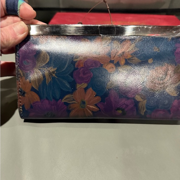 NWT Patricia Nash Clutch still with Box - Picture 5 of 6